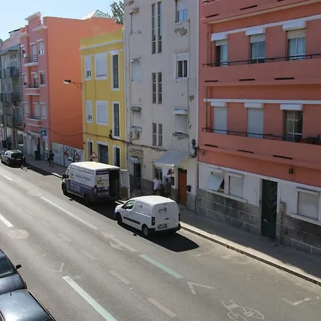 Sete Rios, Near Zoo Lisboa/ free Wifi-3